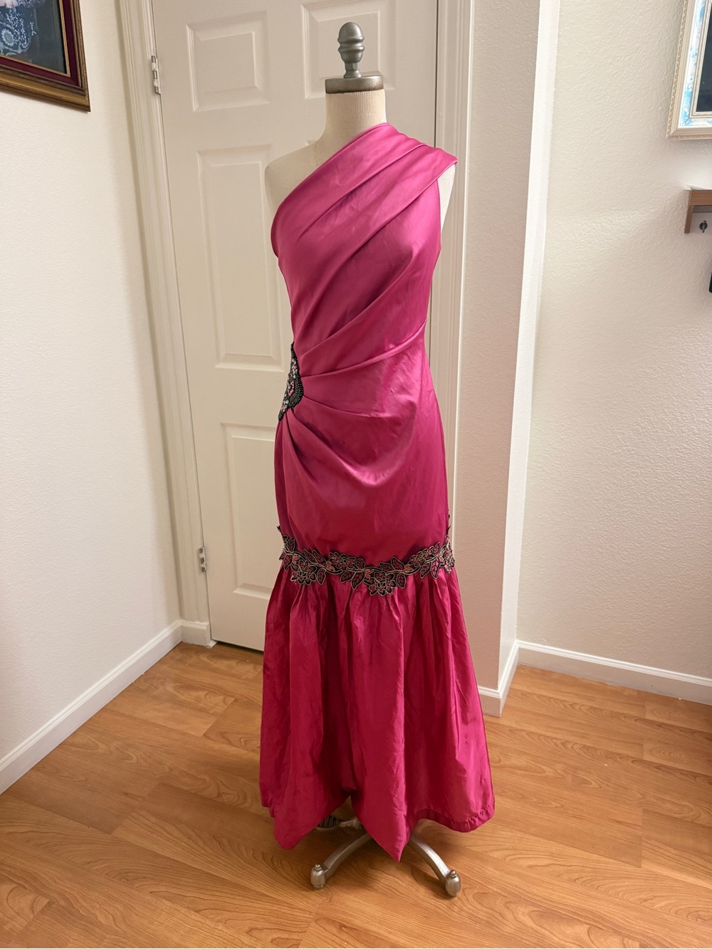 One-Shoulder Fuchsia Evening Gown with Embroidered Waist